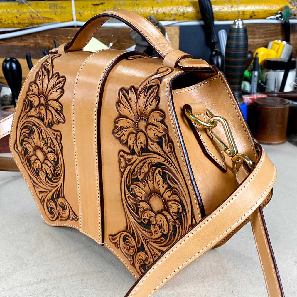 Pattern‑Arizona‑Style Floral Leather‑Carving Shoulder Bag