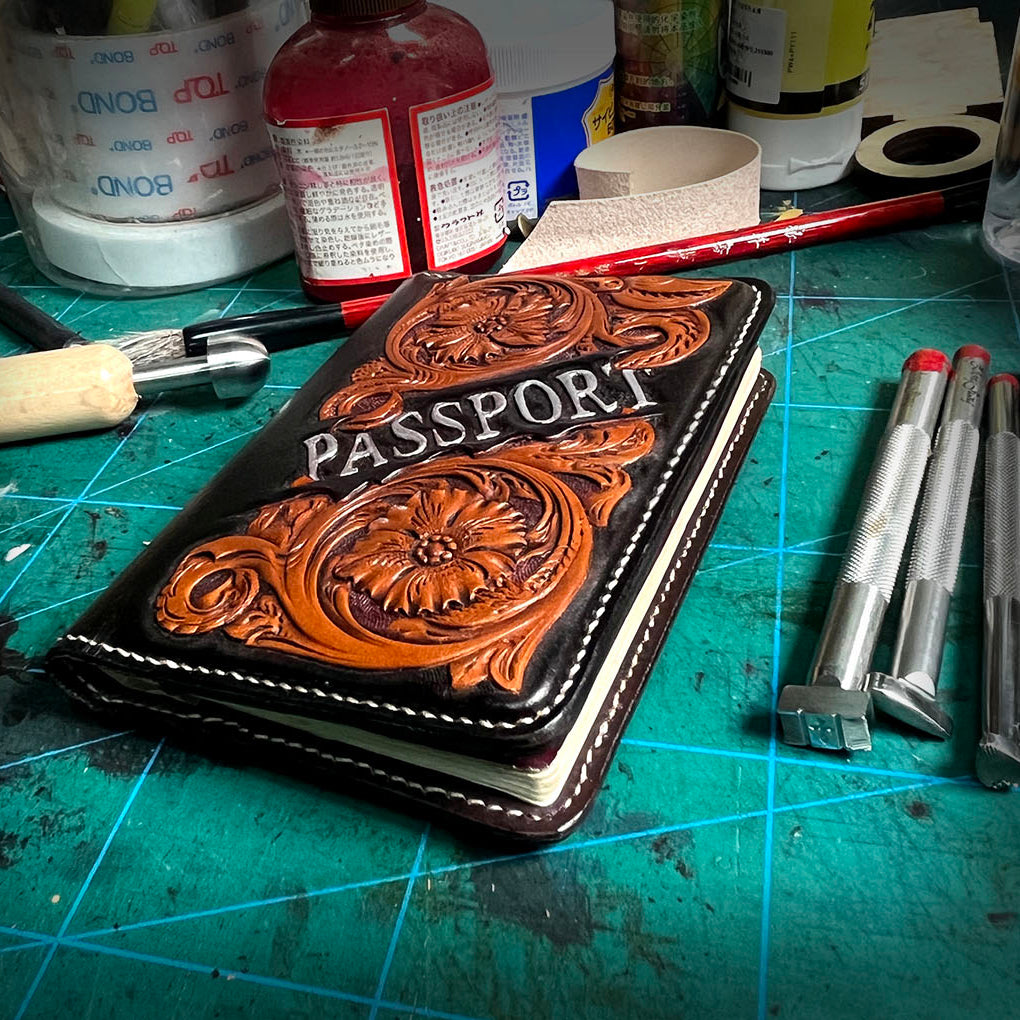 Video Course: Sheridan Floral Passport Cover
