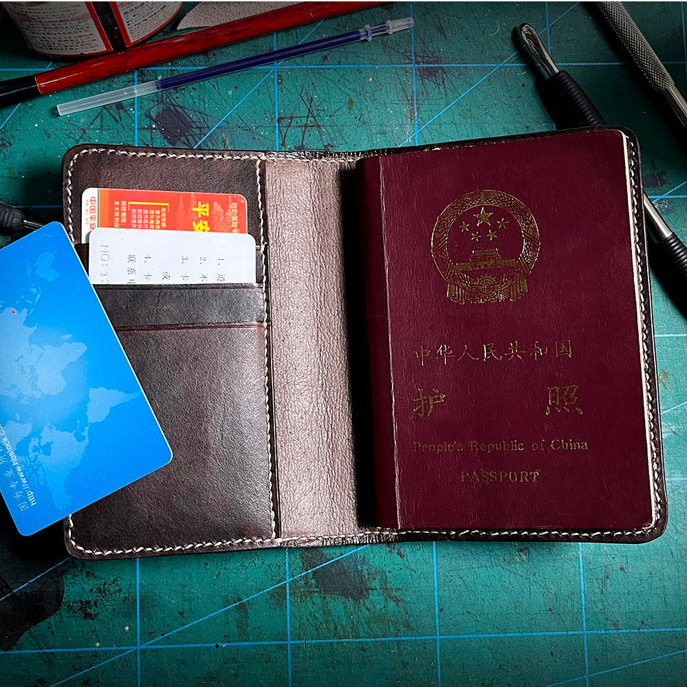 Pattern – Sheridan Scrollwork Floral Passport Cover